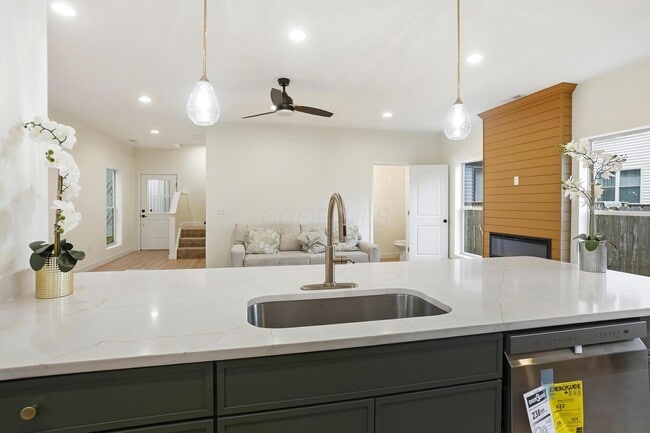 Photo - 412 St Clair Ave Unit 412