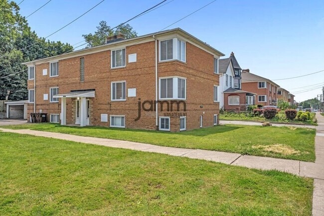 Photo - 18997 Hilliard Blvd Unit #1