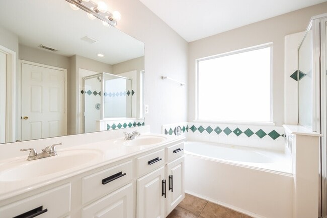 Photo - 12151 Landsdown Ridge Way