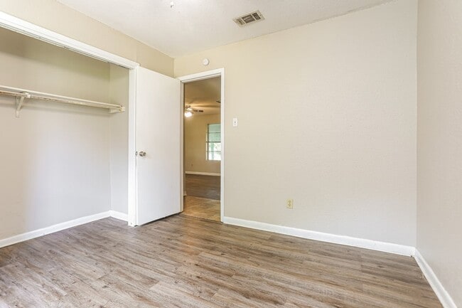 Photo - 937 Brown Ave