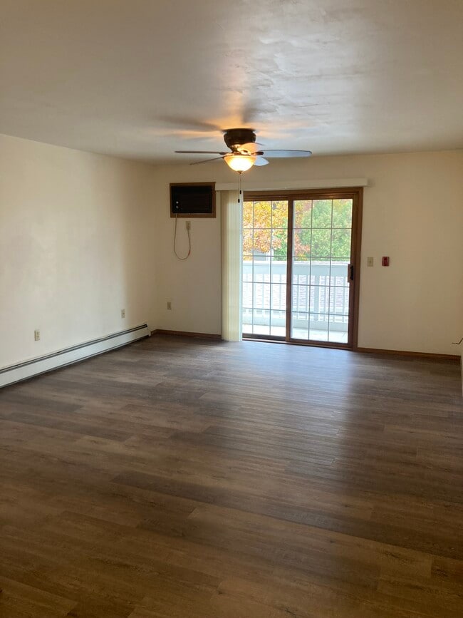 Photo - 220 Valley Road