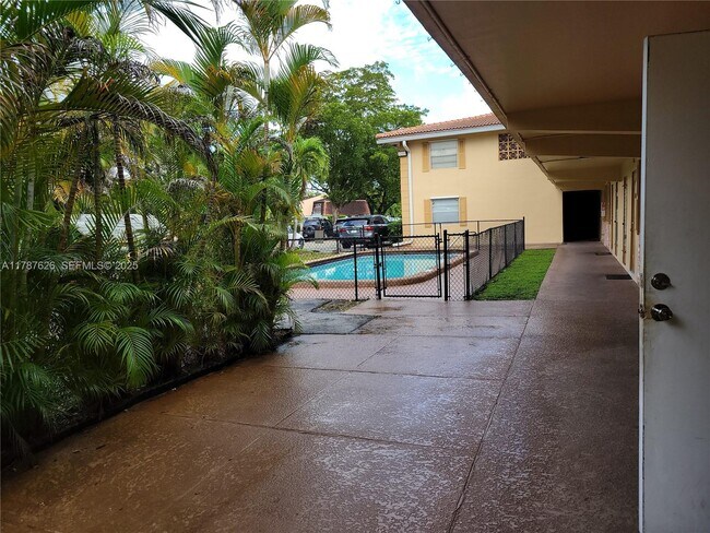 Photo - 8704 NW 35th St Unit 105