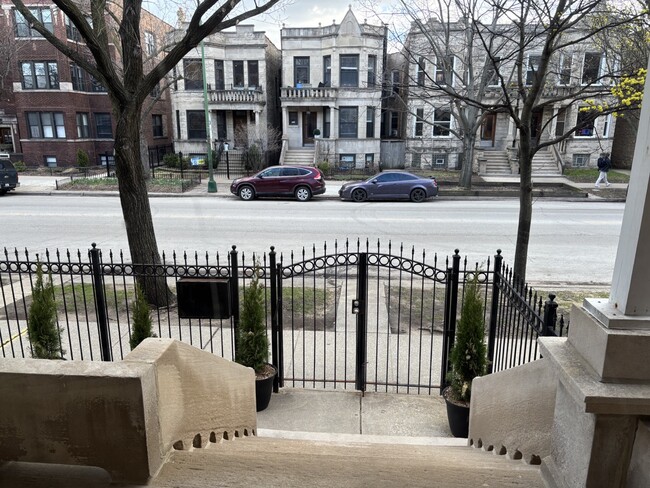 Photo - 1210 W Addison St Unit 1