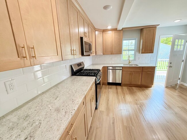 Photo - 13 Roosevelt Ave