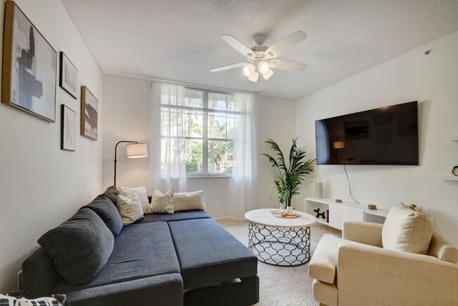 Photo - 780 S Sapodilla Ave Condo Unit 112