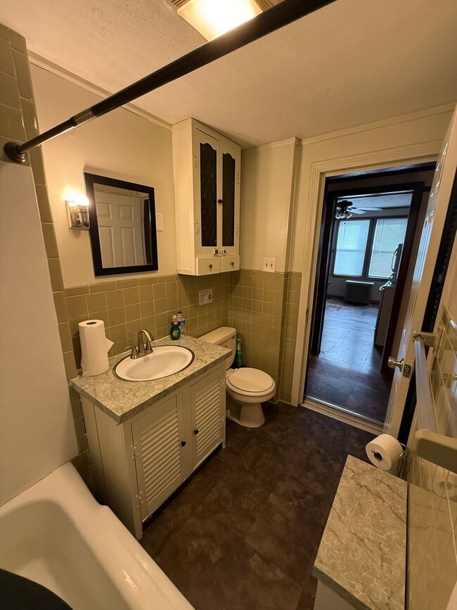 Photo - 621 Springfield St