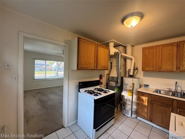 Photo - 1561 E Meyers Ave