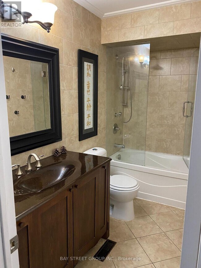 Photo - 5958 Greensboro Dr