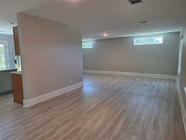 Photo - 115 Cedarcrest Dr