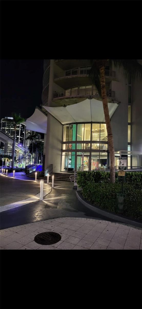 Building Photo - 690 SW 1st Ct Unit 1722