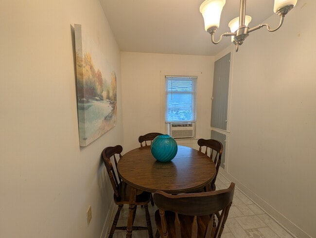 Photo - 614 Robeson St