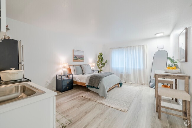 Studio, 1BA - 200SF - Primary Bedroom