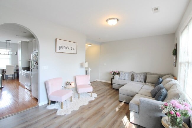 Photo - Large townhome with garage for rent in Taylor Springs!