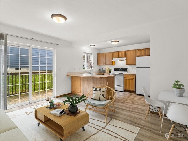 Photo - 2411 Conger Ave NW Unidad A