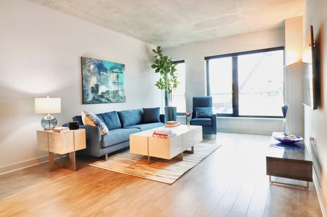 Photo - 1030 W Addison St