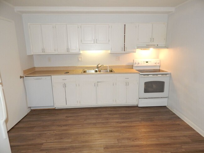 Photo - 311 Loudon Rd Unit Loudon - 311-314