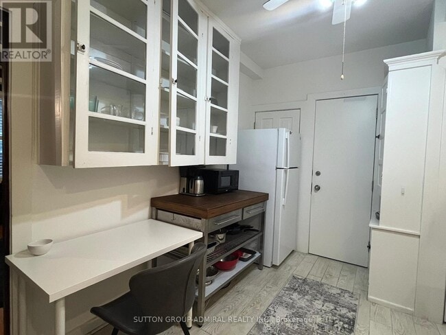 Photo - 335 Palmerston Blvd