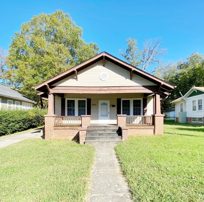 Building Photo - 805 Douglas St