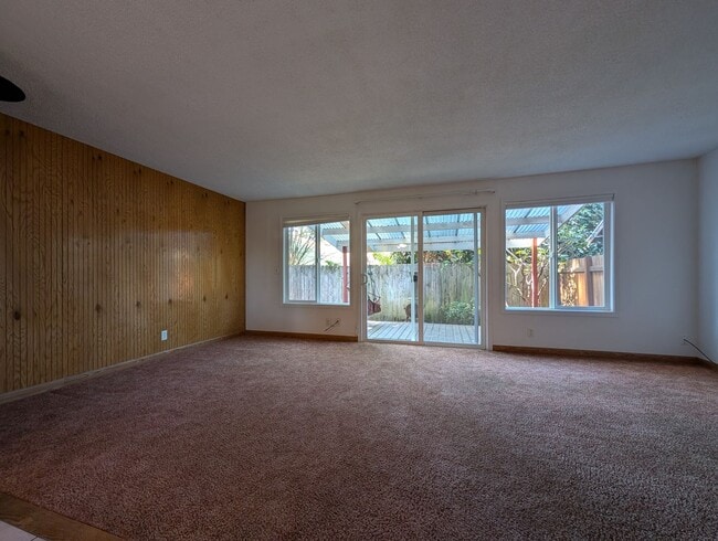 Photo - Cute 3 Bedroom, 1 Bath Duplex In Eugene!