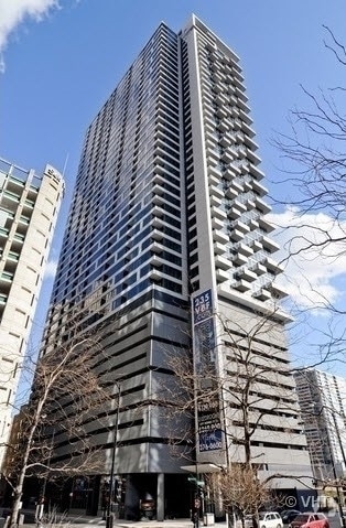 Building Photo - 235 W Van Buren St Unit 2209 Rental