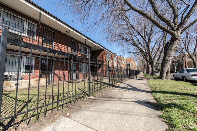 Building Photo - 8640 S Ingleside Ave Rental