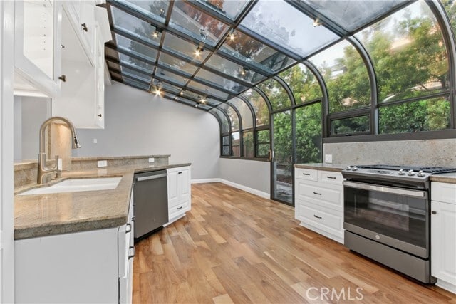 Photo - 447 Avenue E