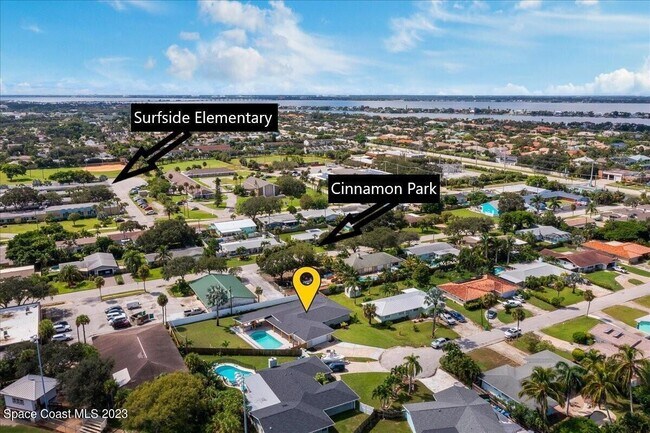 Photo - 555 Norwood Ct