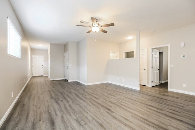 Photo - 9878 Mackovski Ct