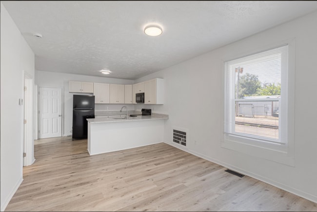 Building Photo - COMING SOON! Rental