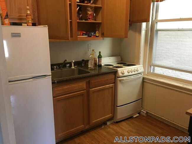 Photo - 1350 Commonwealth Ave Unidad 4