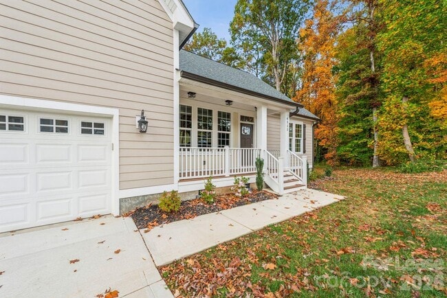 Photo - 6513 Rockwell Blvd