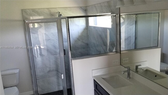 Photo - 225 S Fronda St