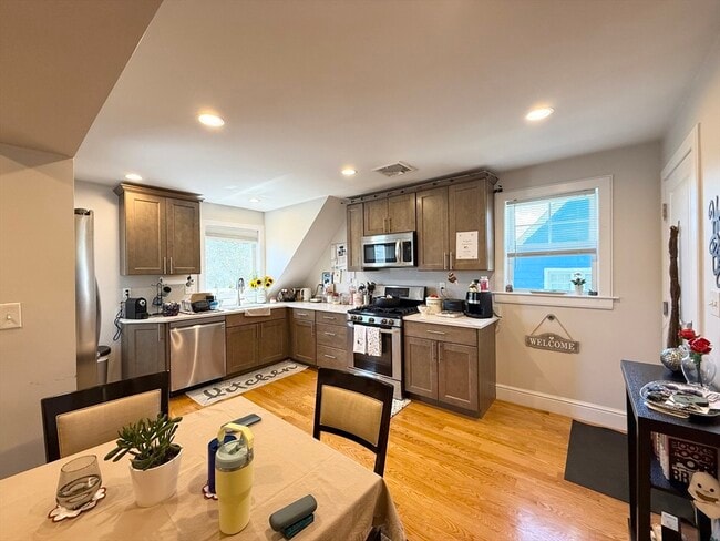 Photo - 821 Winthrop Ave Unit 2