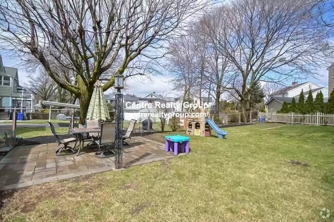 Building Photo - 33 Harriet St Unit 2 Rental