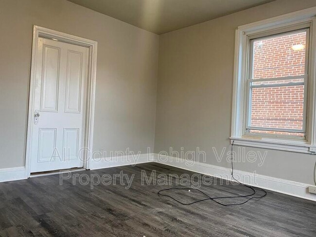 Photo - 313 West St Unit #2