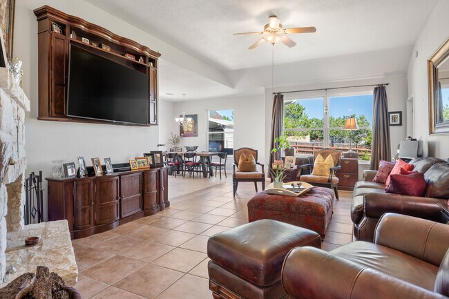 Photo - 611 Newport Dr Unit Pat Moreno