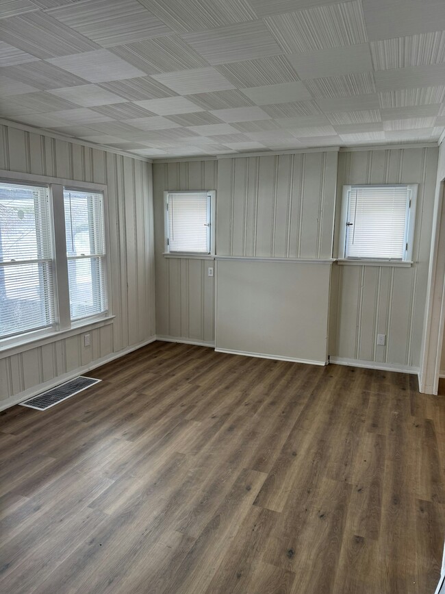 Building Photo - 2328 21st St SW Rental