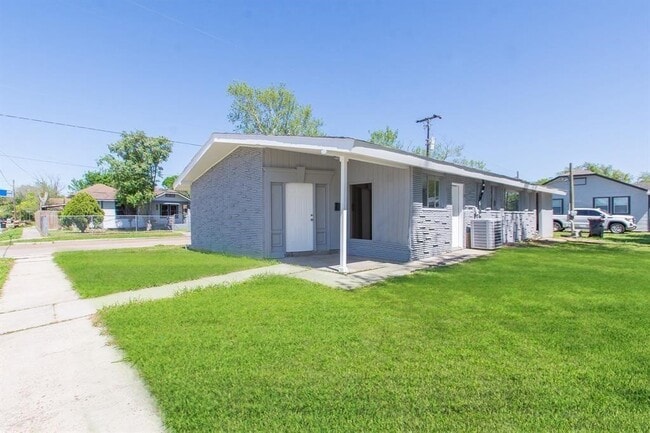 Building Photo - 312 N Gaillard St