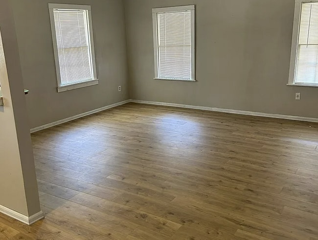 Building Photo - 1809 W 16th St