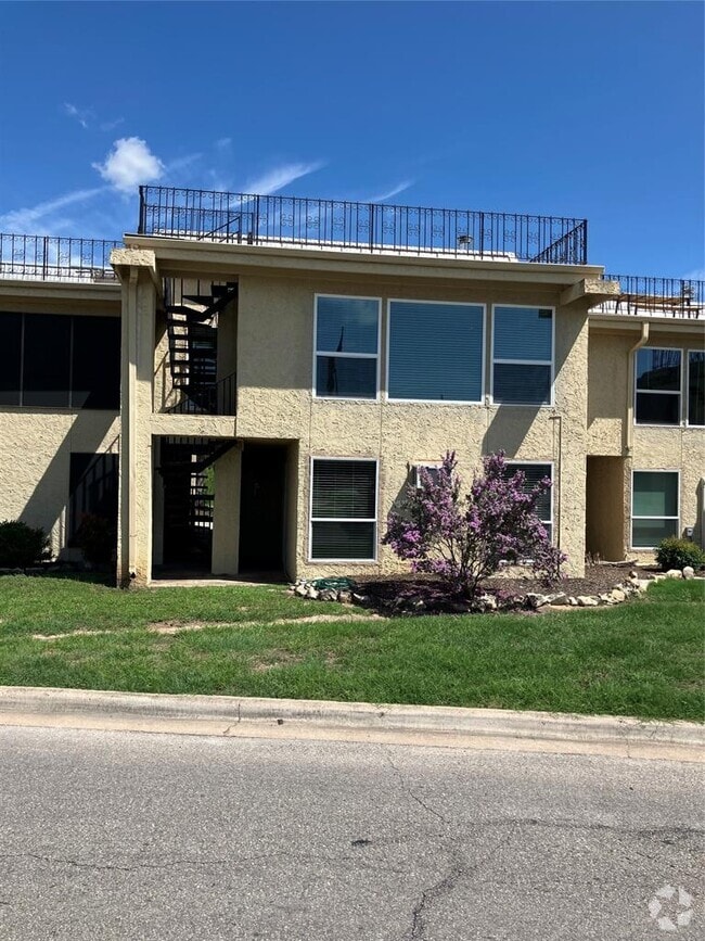 Building Photo - 5806 Circulo Dr Unit 16 Down Rental