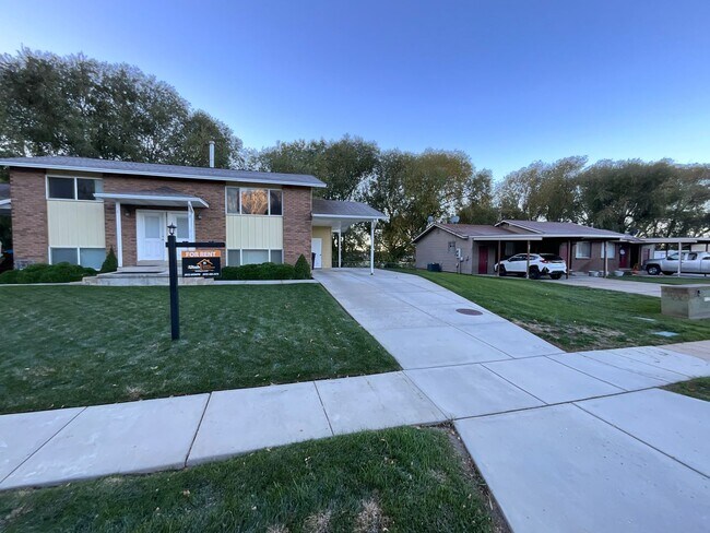 Photo - 681 E 2300 N Unit Upstairs