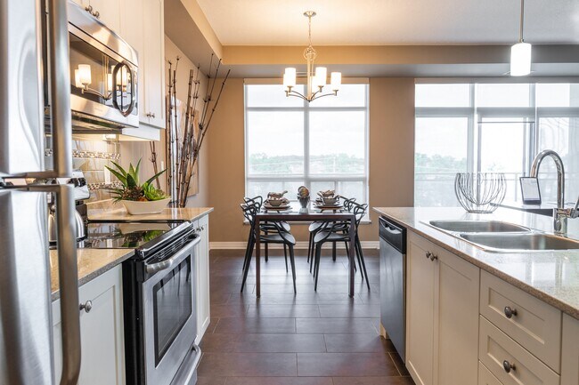 Photo - 905 Southdale Rd