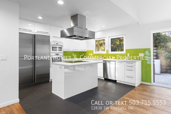 Photo - 12830 SW Foothill Dr