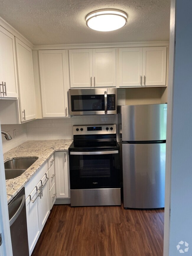 Building Photo - 9208 Pasadena Cir Rental