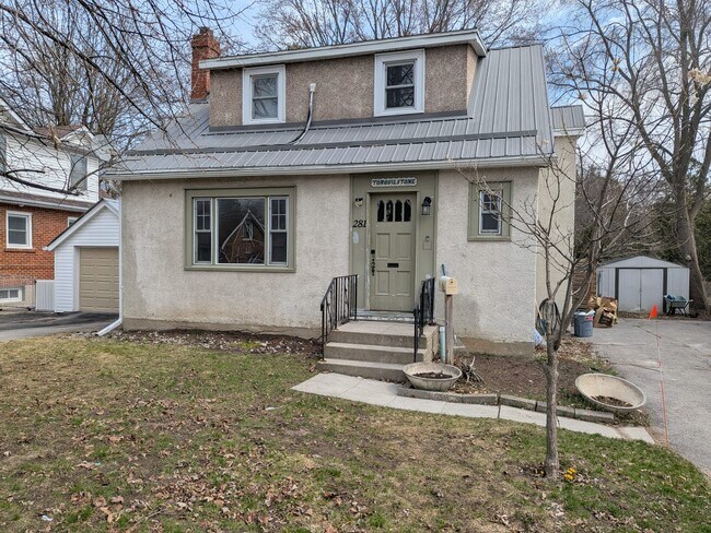 Photo - 281 Dufferin Ave Unit A