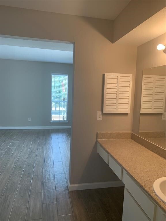 Photo - 5625 Antoine Dr Unit 202