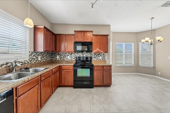 Photo - 620 Buck Cherry Way