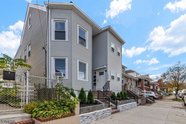 Photo - 1033 E 23rd St Unidad 2