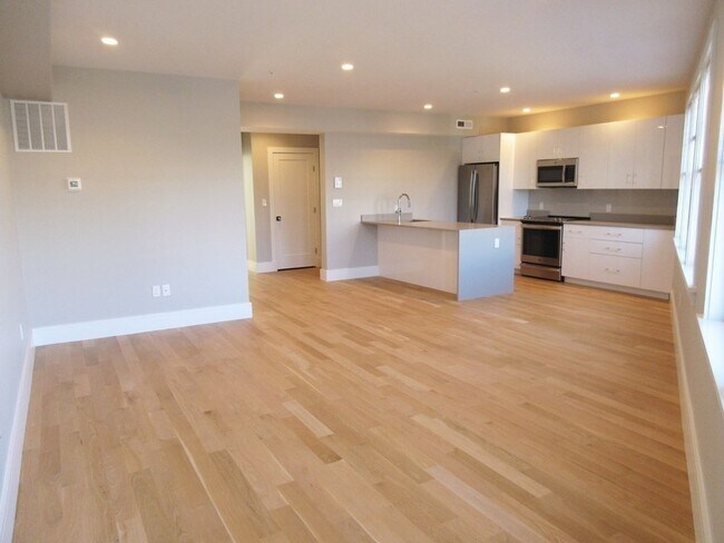 Photo - 726 Centre St Apartment Unit 1