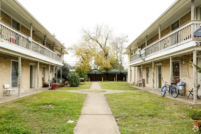 Photo - Tropicana Apartments